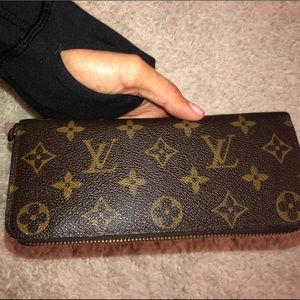LOUIS VUITTON CLÉMENCE WALLET